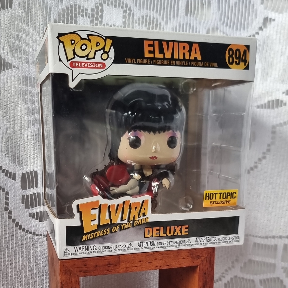 Funko Pop! Elvira Mistress of the Dark Deluxe Figure #894
